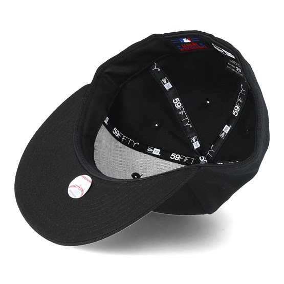 white braves hat
