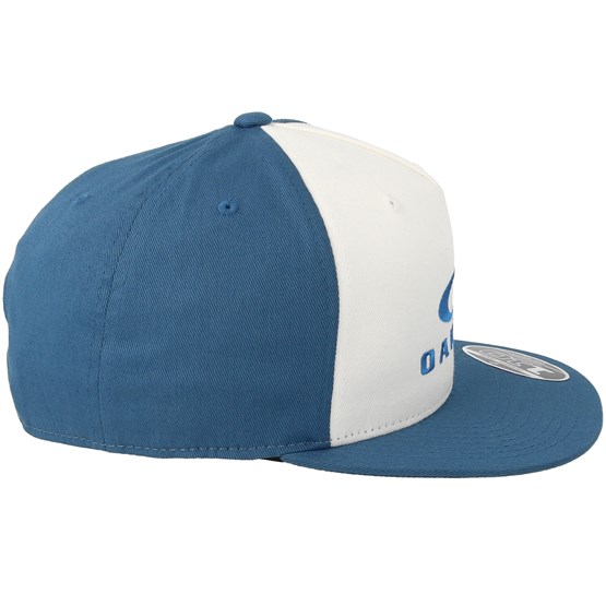 oakley 110 flexfit