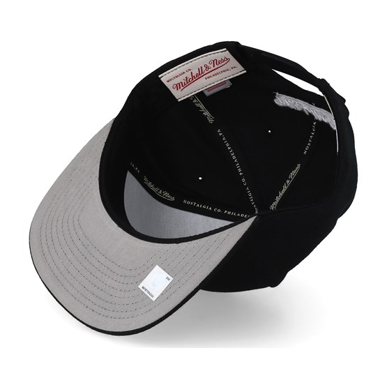 detroit pistons mitchell and ness snapback