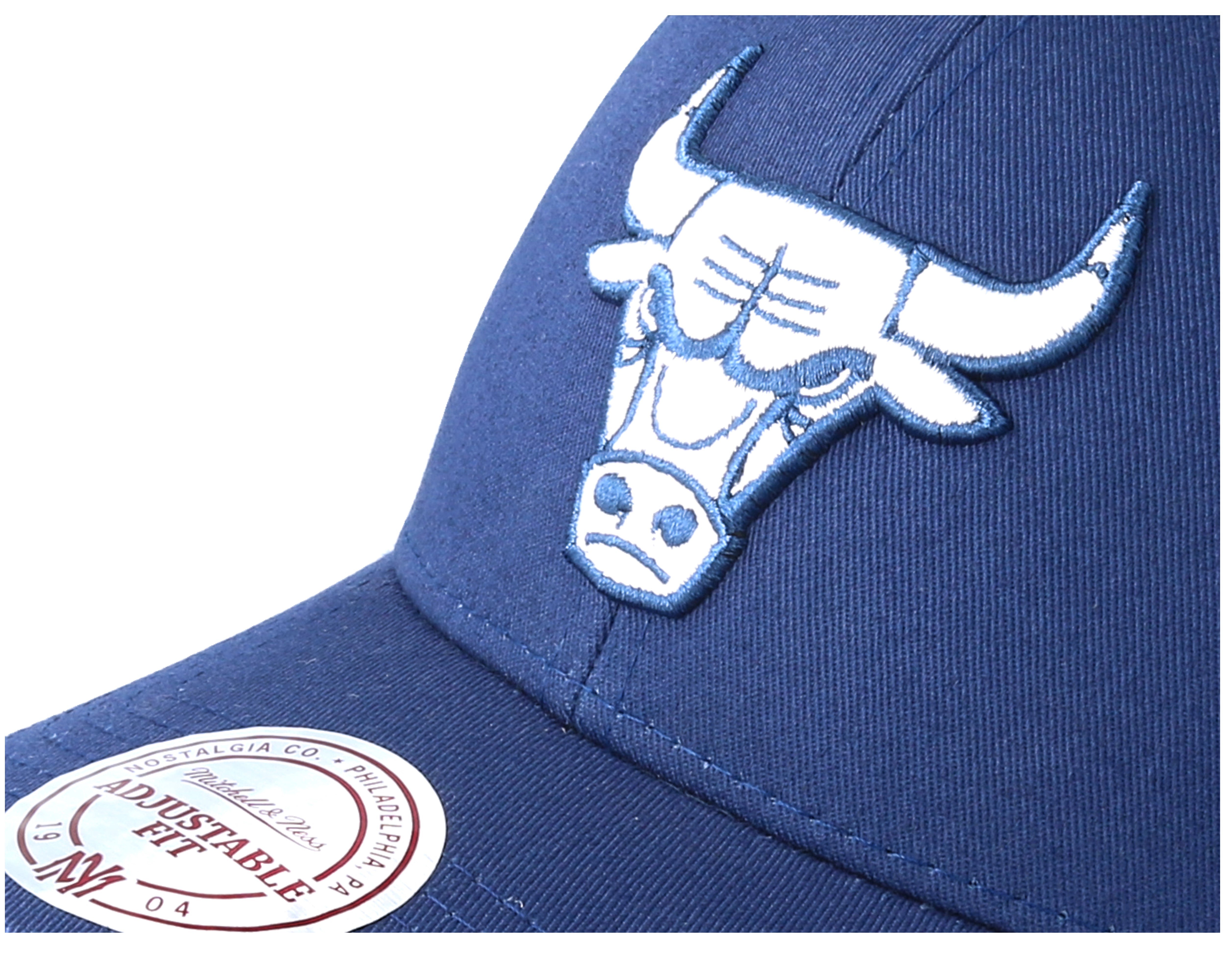 Chicago Bulls Team Logo Low Pro Navy Adjustable - Mitchell & Ness caps