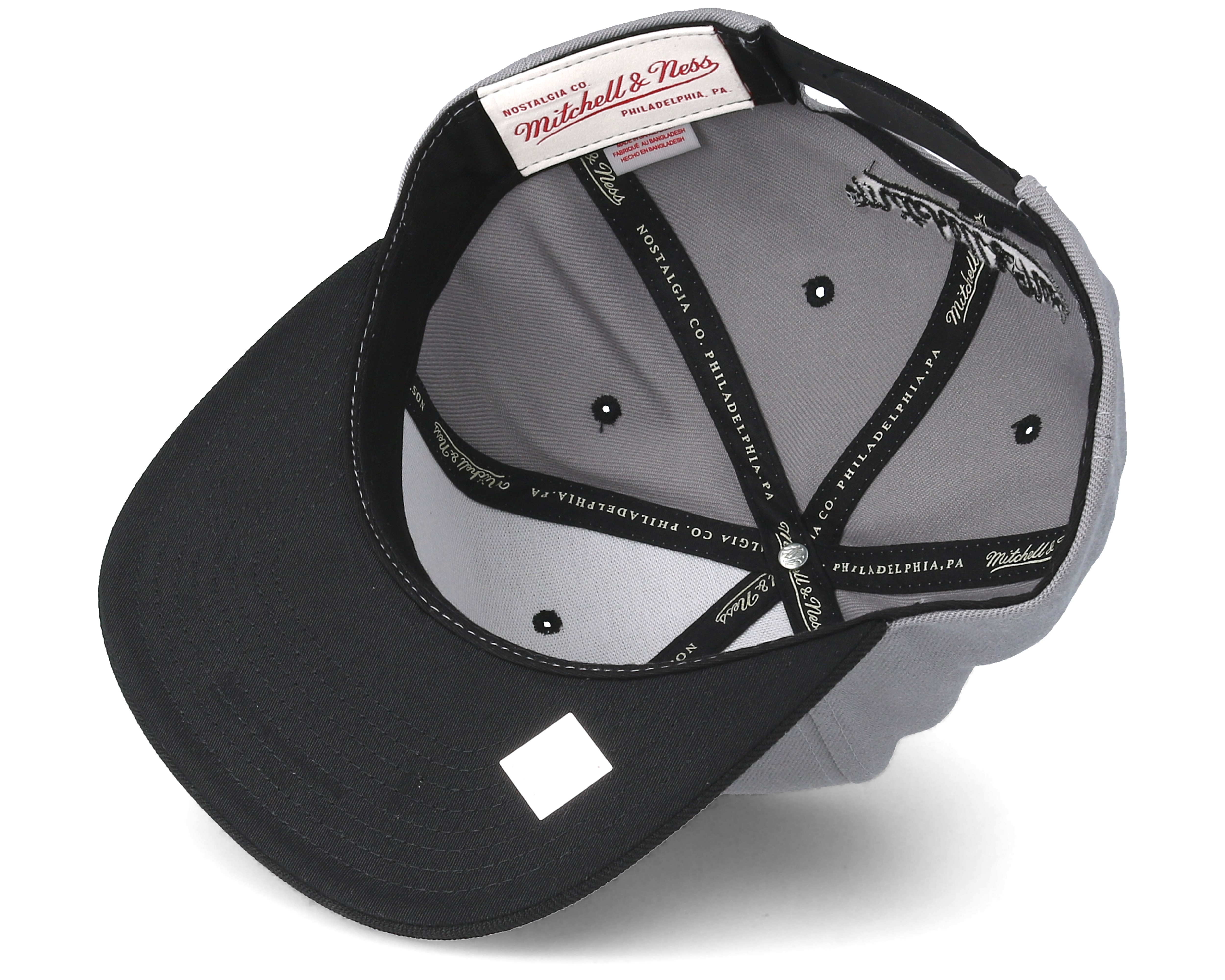 San Antonio Spurs Black & Gold Metallic Grey Snapback - Mitchell & Ness caps - Hatstoreworld.com