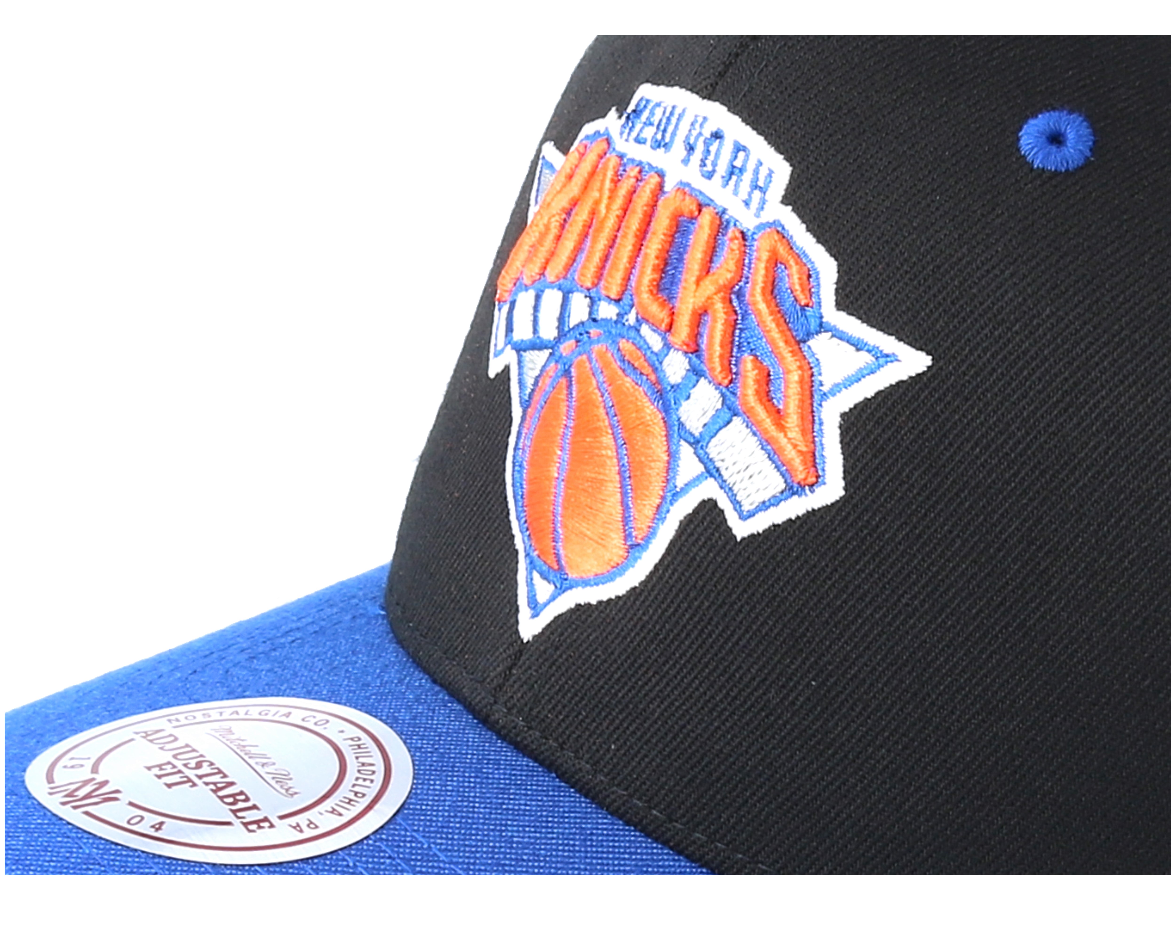 New York Knicks Team Logo 2-Tone 110 Black Adjustable - Mitchell & Ness caps - Hatstoreworld.com