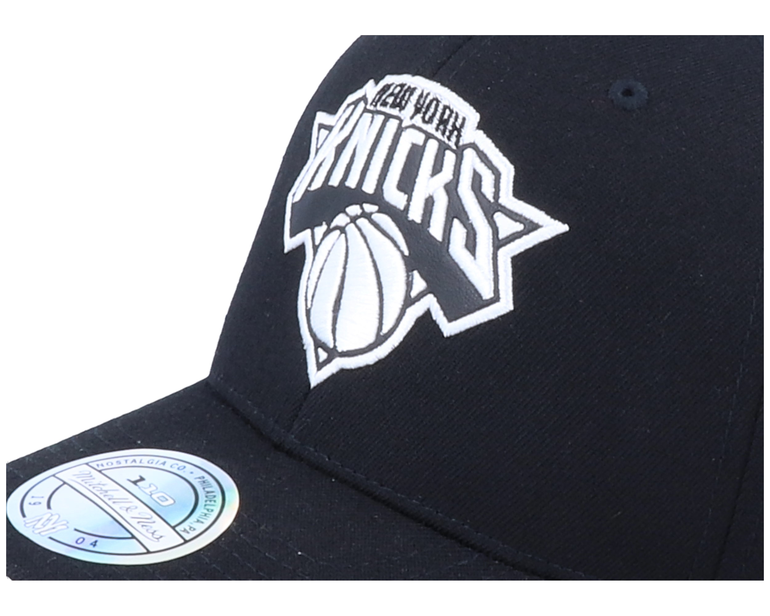 New York Knicks Outline Black/White Adjustable - Mitchell ...