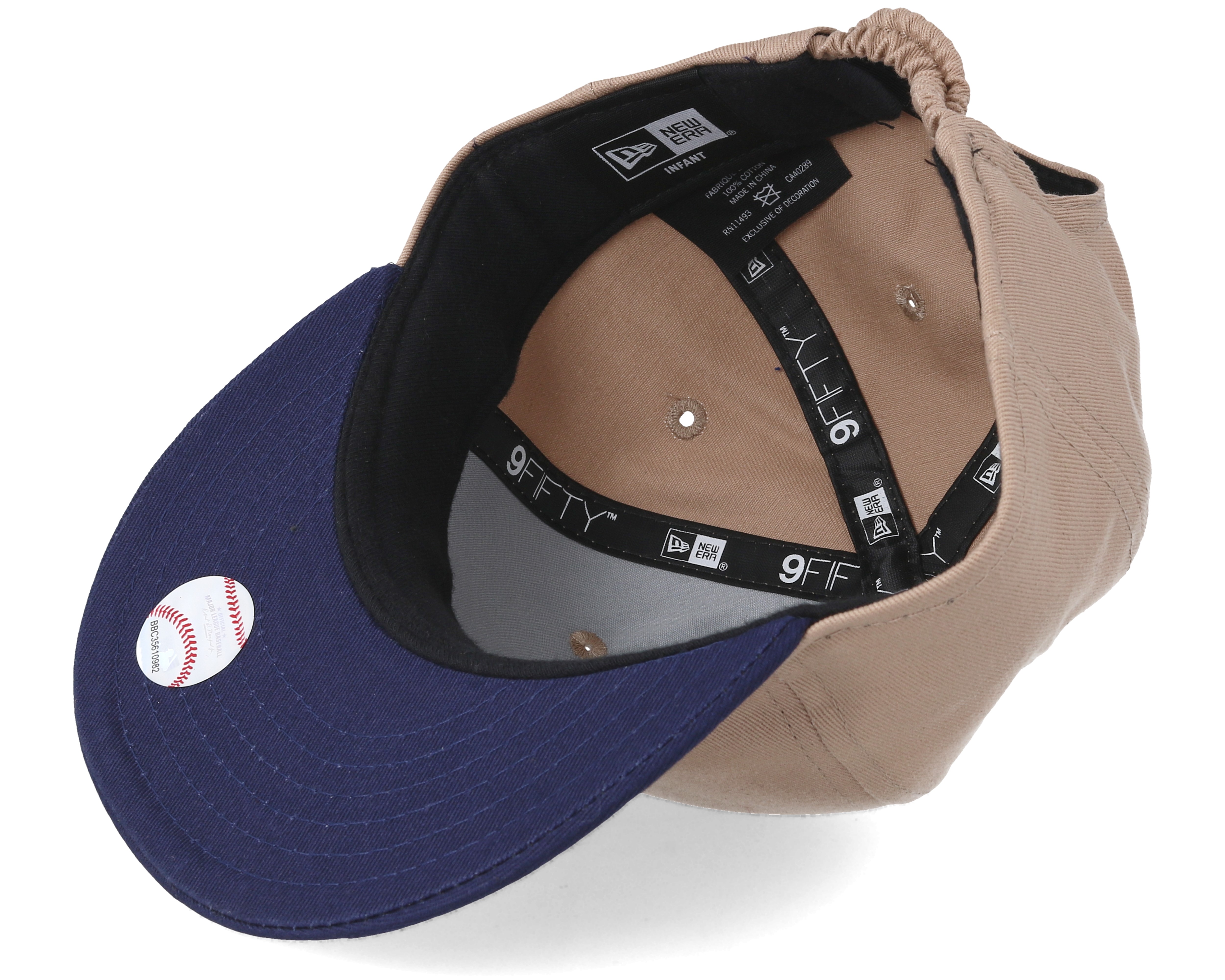 black homburg hat