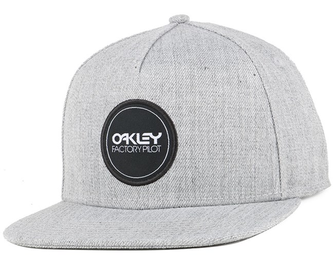 grey oakley hat